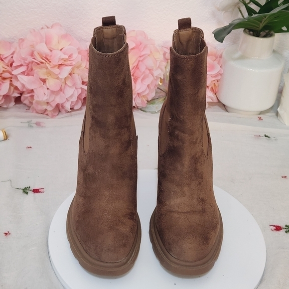 Nine West Ream Suede Chelsea Congnac Brown Ankle Boots Size: 8.5M - Picture 9 of 12